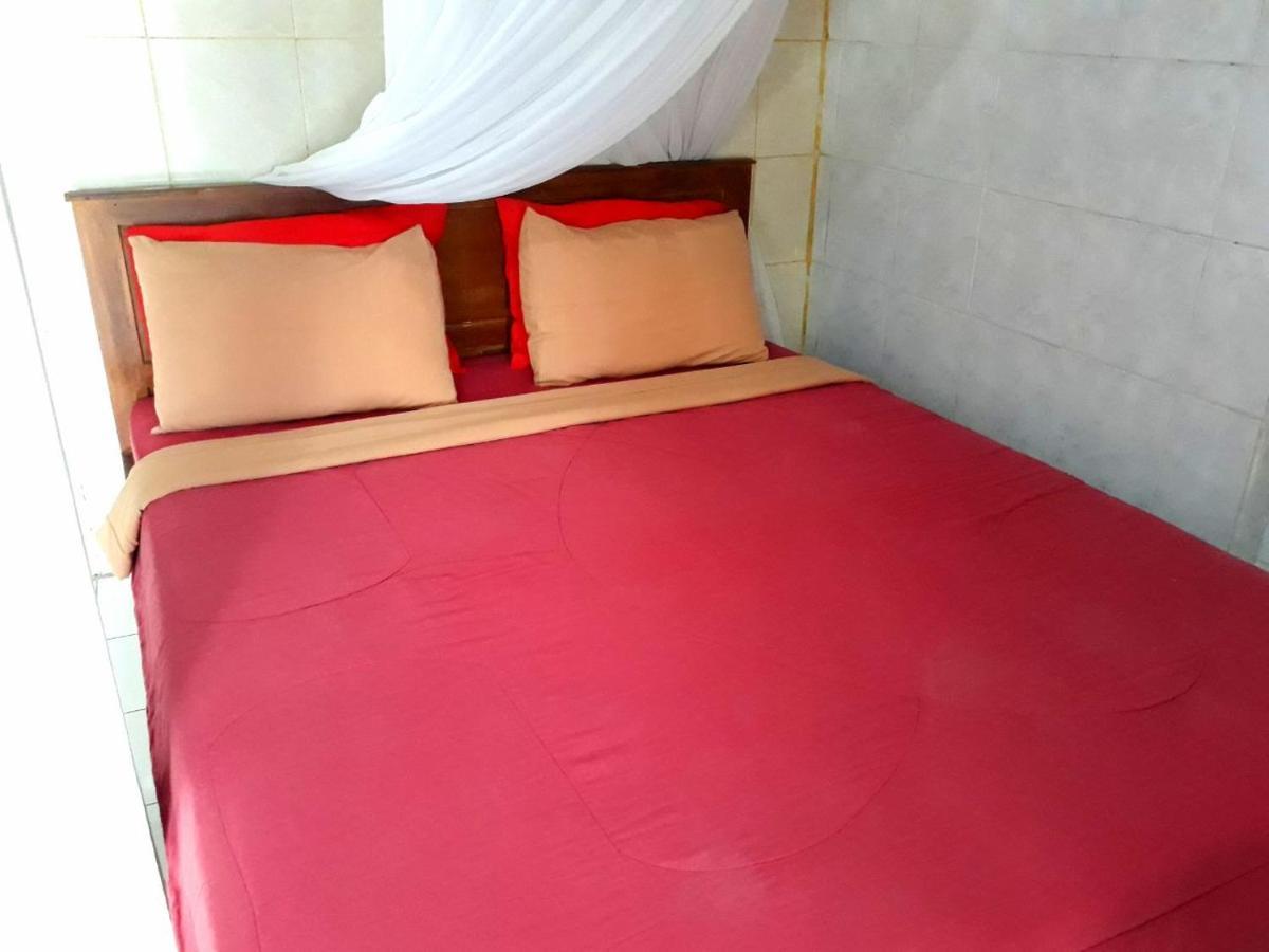 One Homestay And Warung Munduk Exterior foto