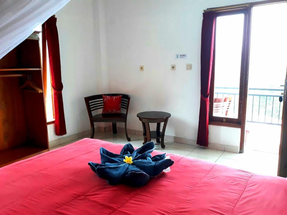 One Homestay And Warung Munduk Exterior foto