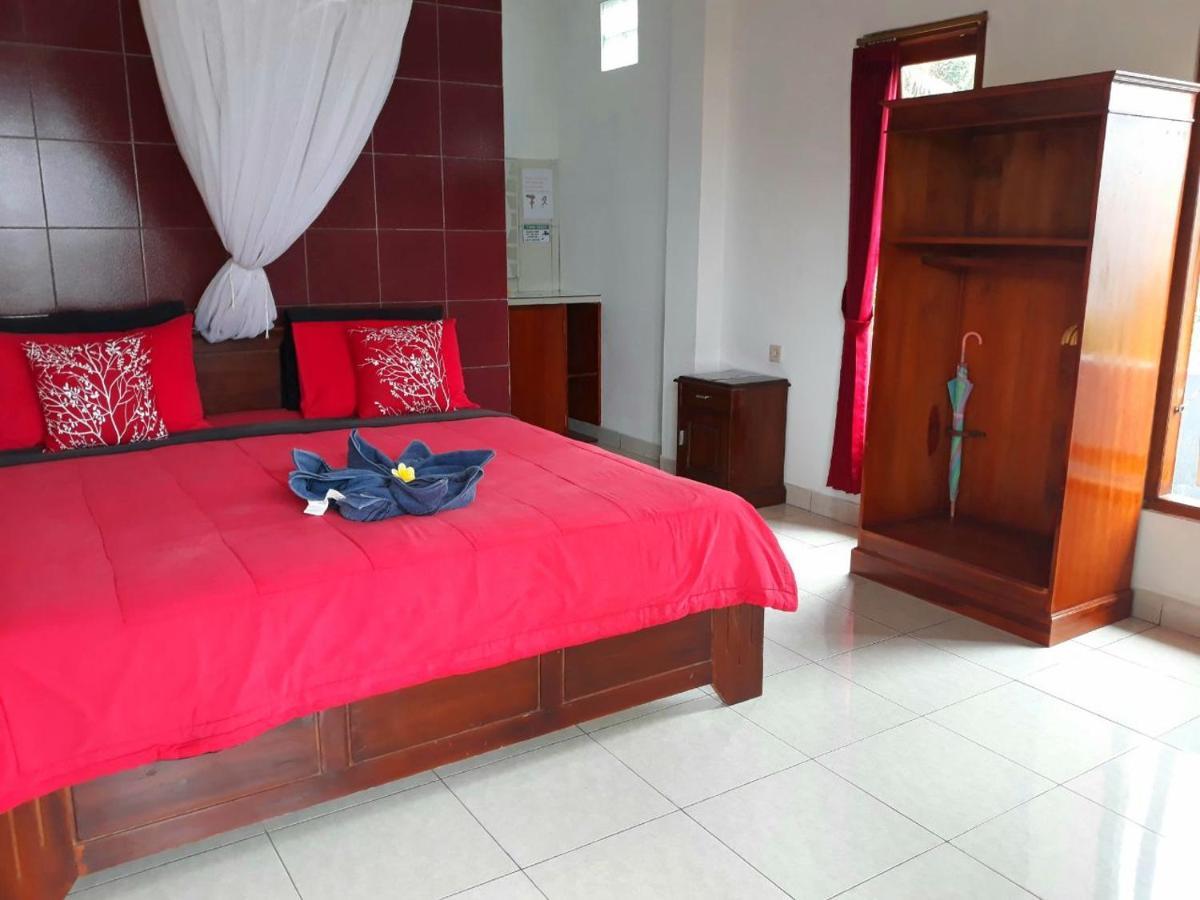 One Homestay And Warung Munduk Exterior foto