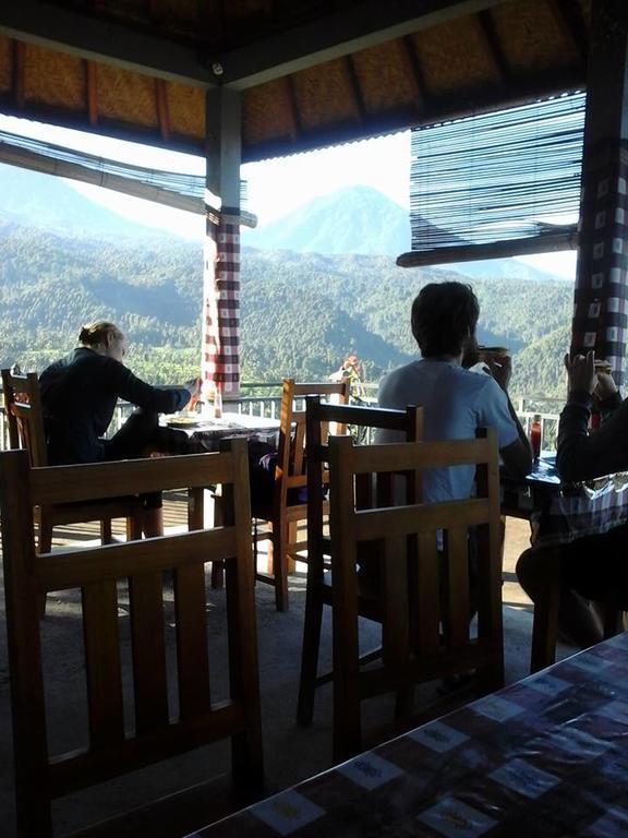 One Homestay And Warung Munduk Exterior foto