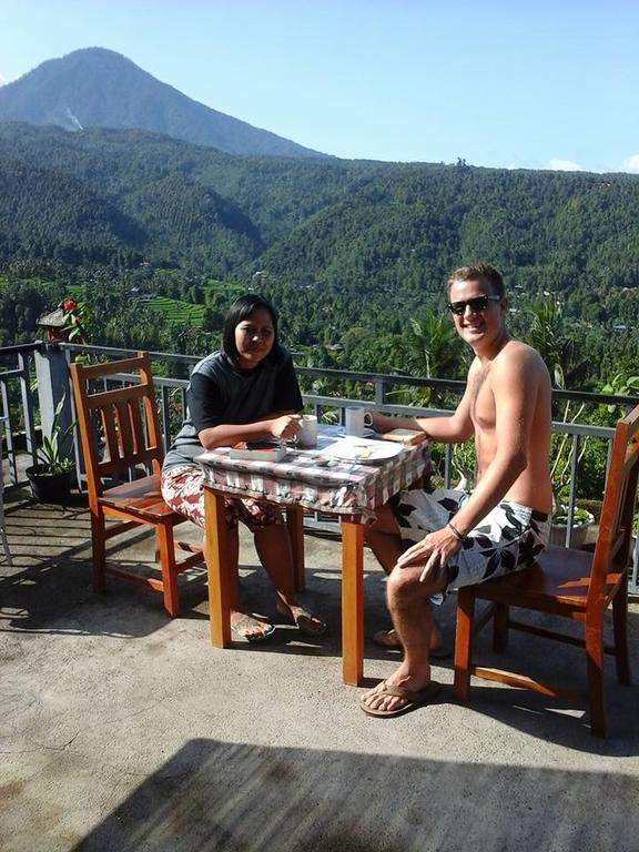 One Homestay And Warung Munduk Exterior foto