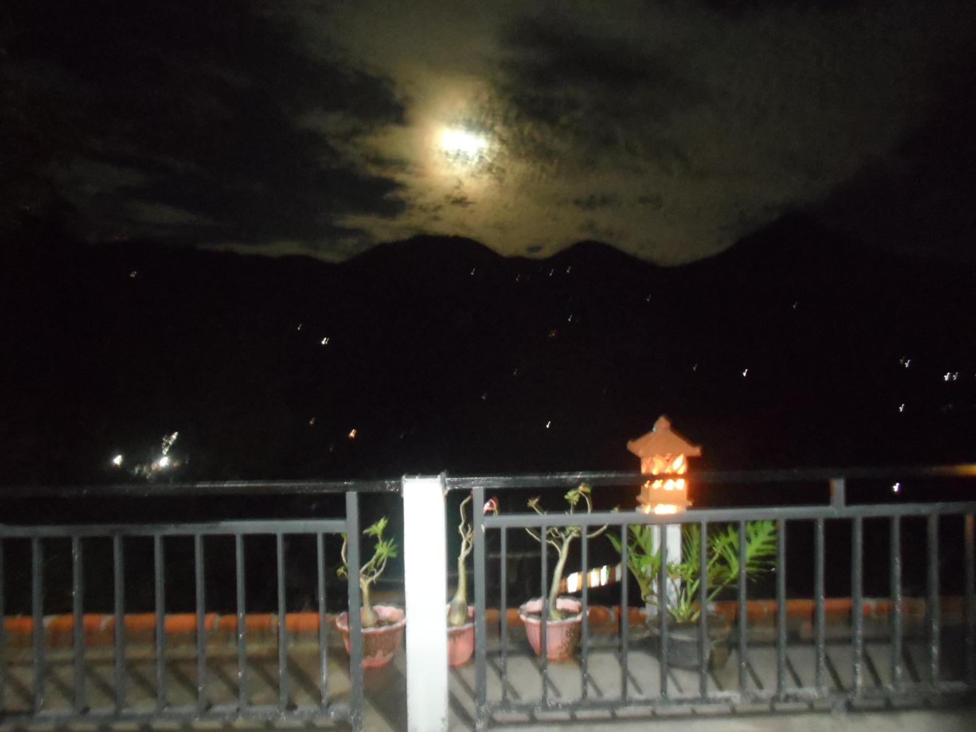 One Homestay And Warung Munduk Exterior foto