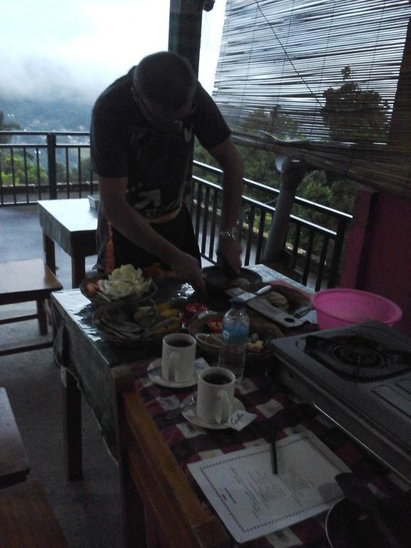 One Homestay And Warung Munduk Exterior foto