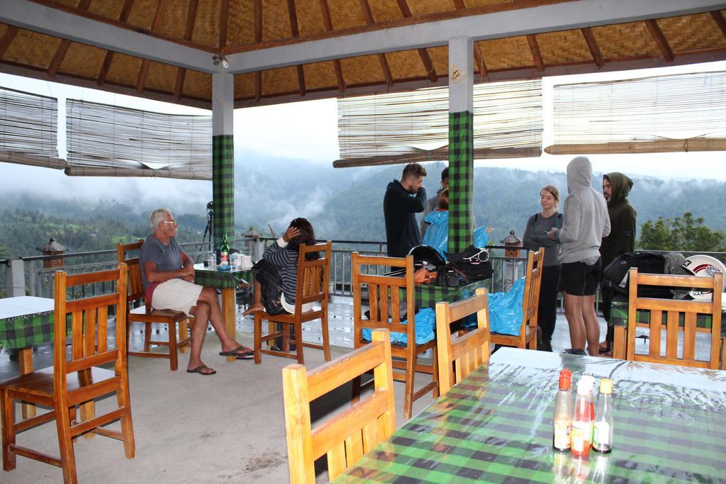 One Homestay And Warung Munduk Exterior foto