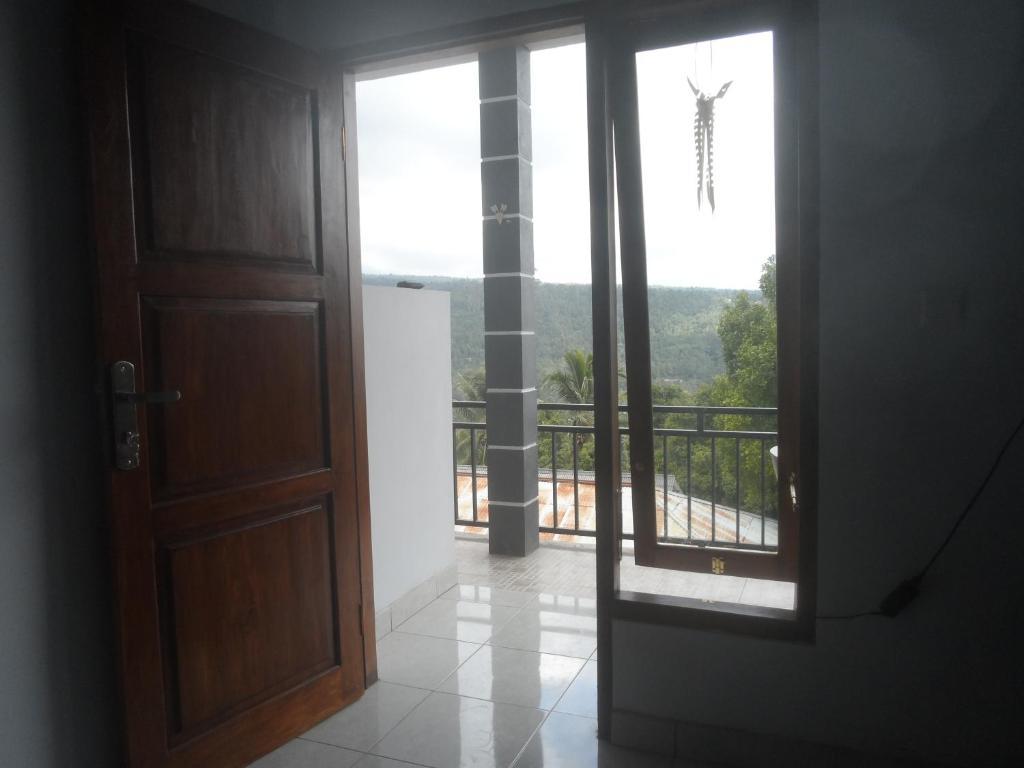 One Homestay And Warung Munduk Exterior foto