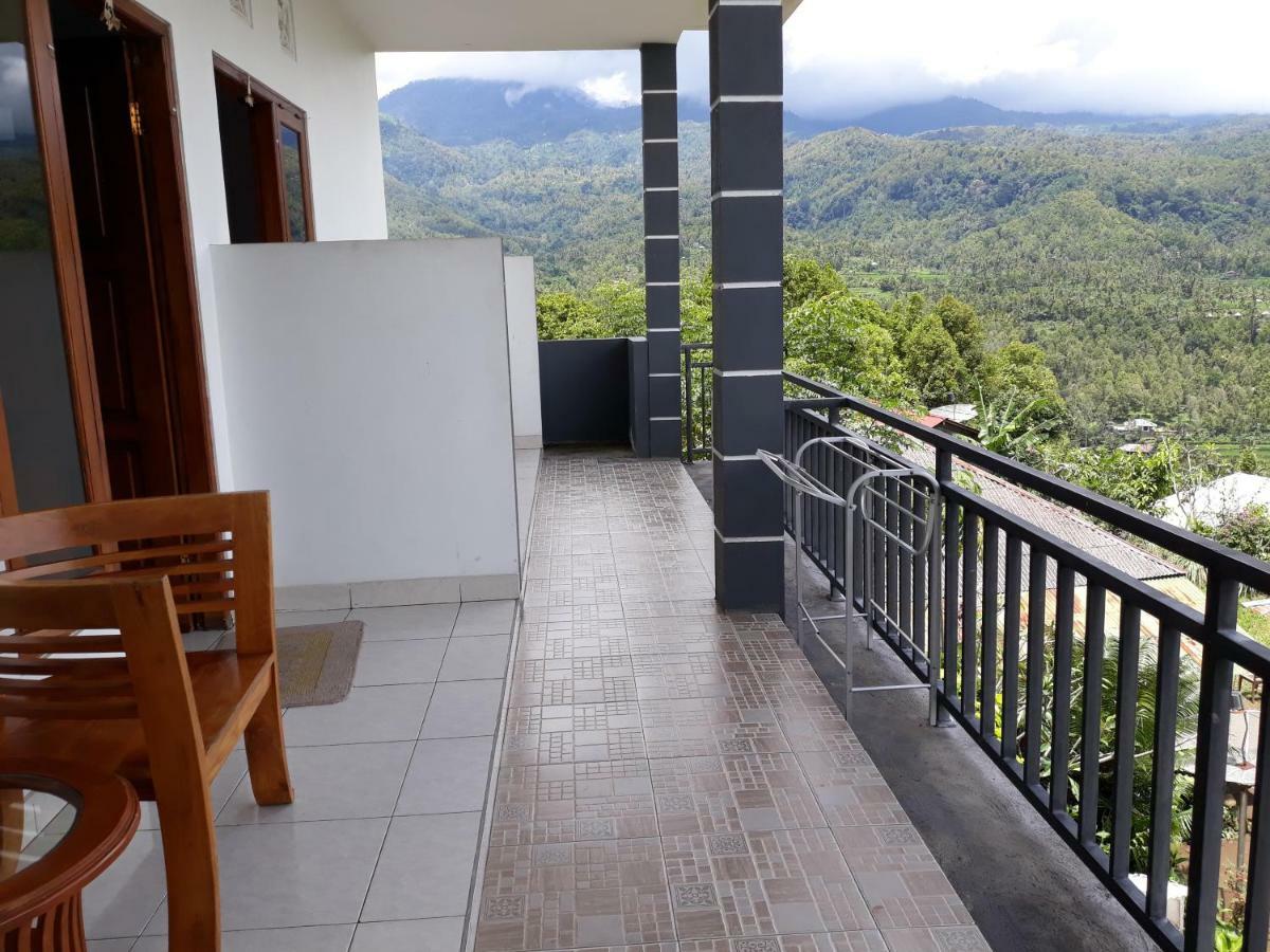 One Homestay And Warung Munduk Exterior foto