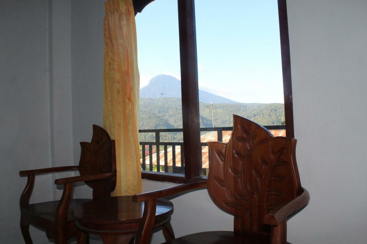 One Homestay And Warung Munduk Exterior foto