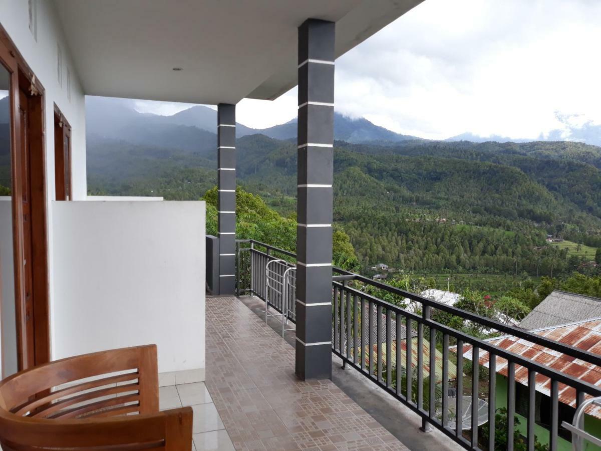 One Homestay And Warung Munduk Exterior foto