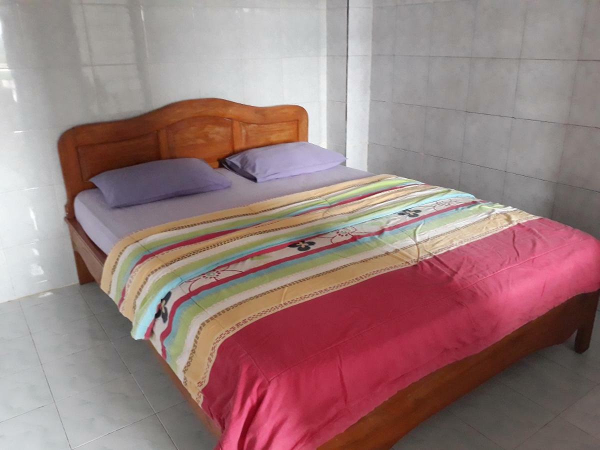 One Homestay And Warung Munduk Exterior foto