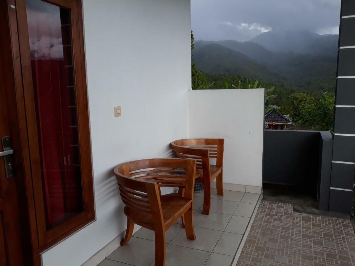 One Homestay And Warung Munduk Exterior foto