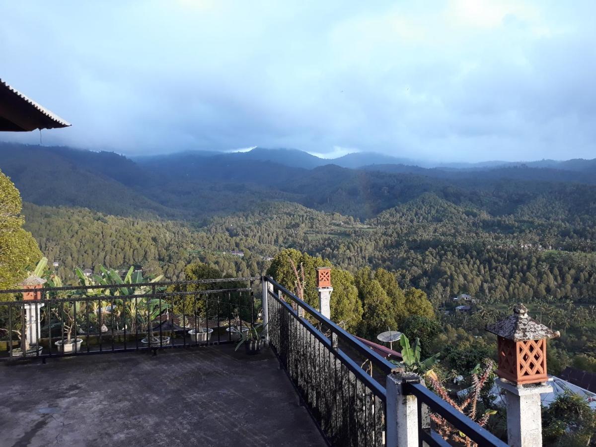 One Homestay And Warung Munduk Exterior foto