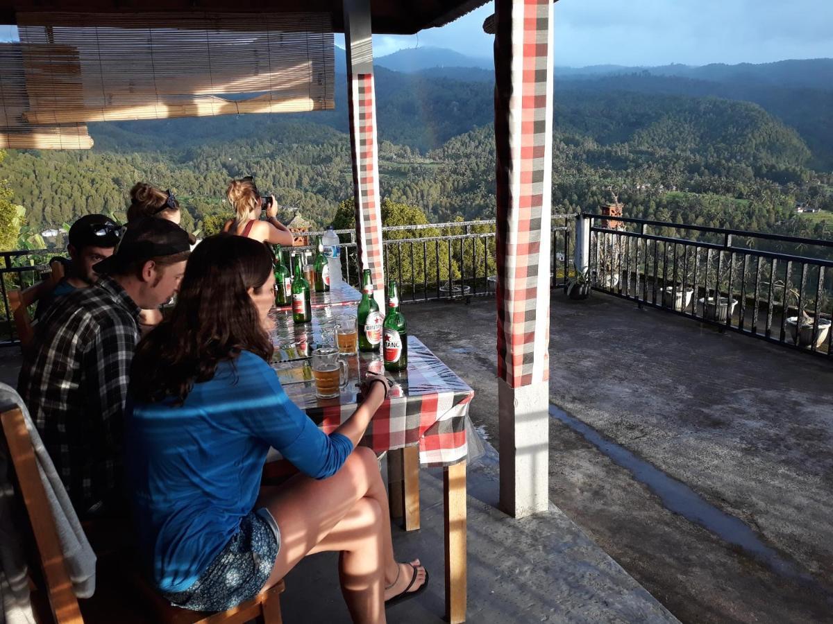 One Homestay And Warung Munduk Exterior foto
