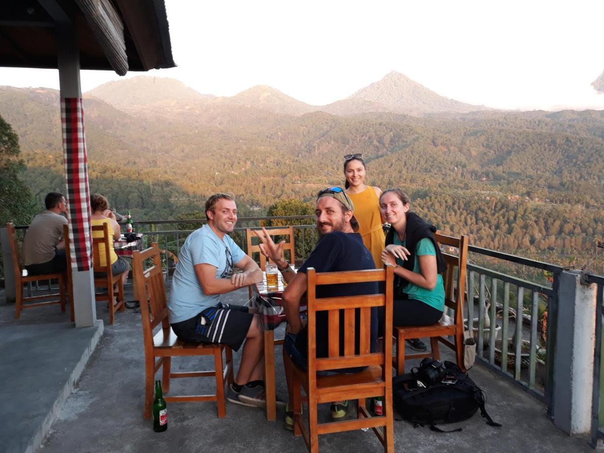 One Homestay And Warung Munduk Exterior foto
