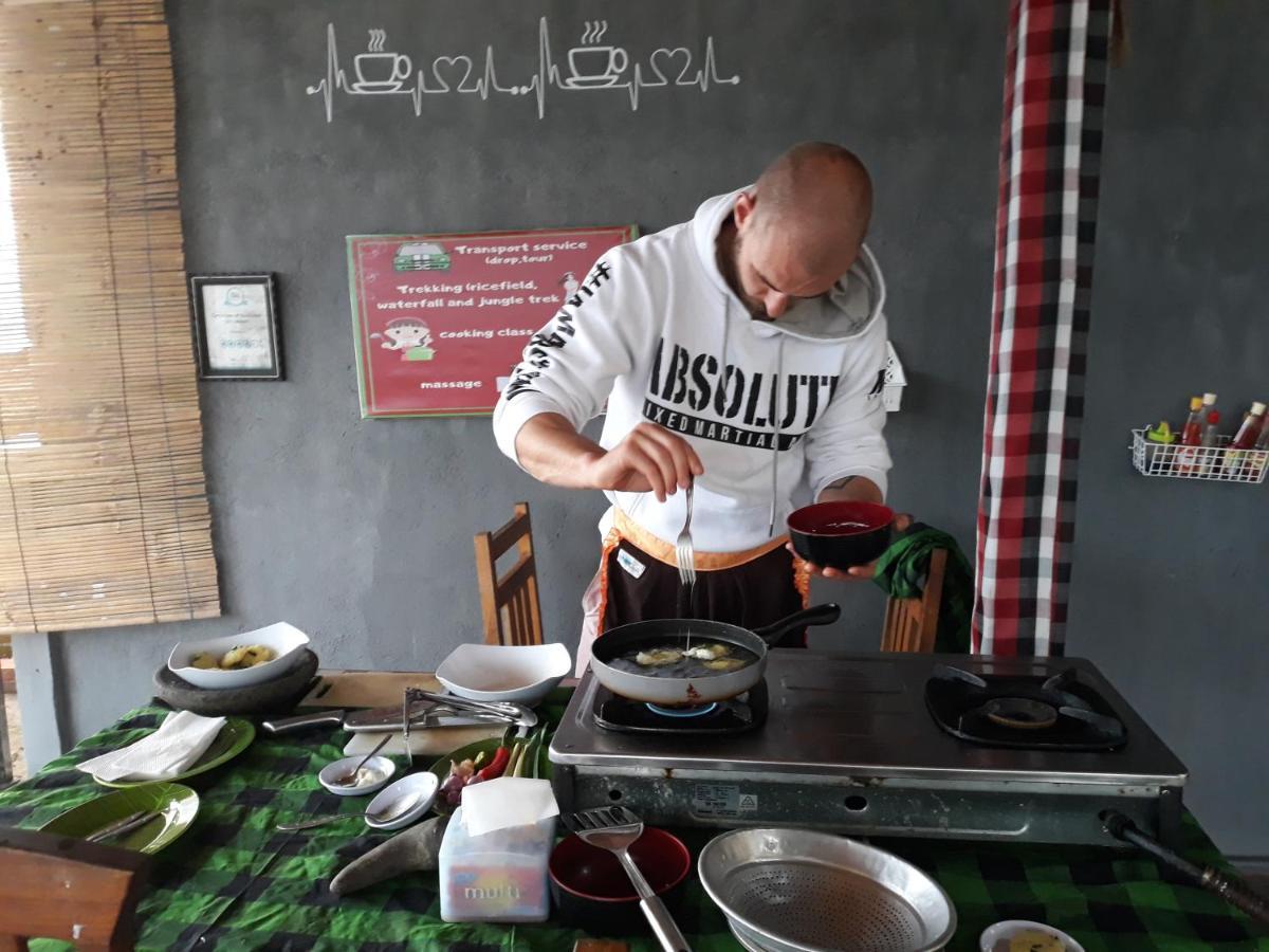 One Homestay And Warung Munduk Exterior foto