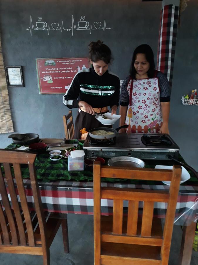 One Homestay And Warung Munduk Exterior foto