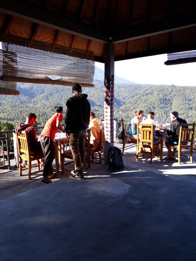 One Homestay And Warung Munduk Exterior foto